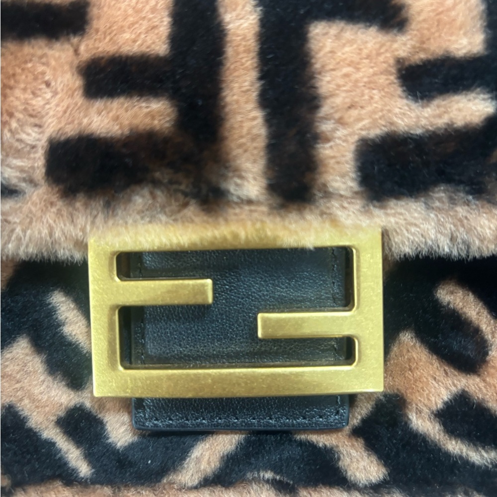 Fendi Shearling Vitello Dolce Marco FF baguette Bag - Picture 8 of 12